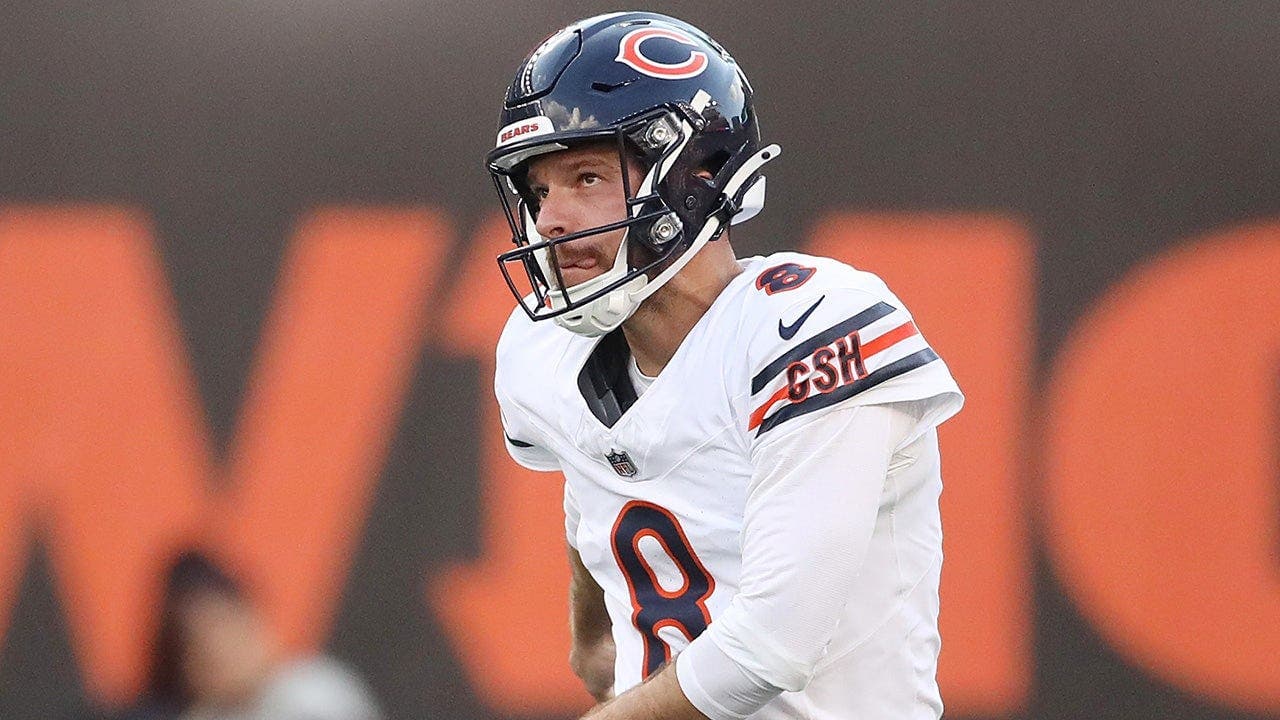 Bears kicker gains attention after tripping Packers receiver