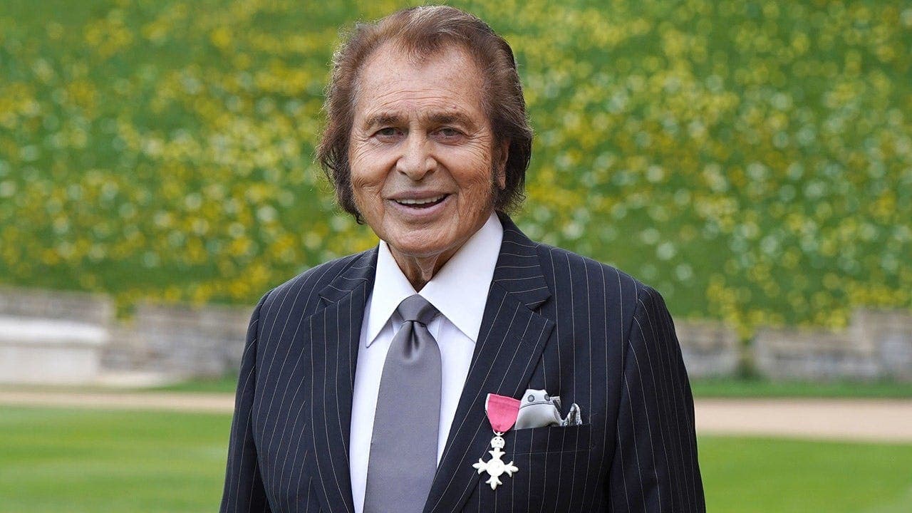 Humperdinck recounts tying up nurse at sanatorium