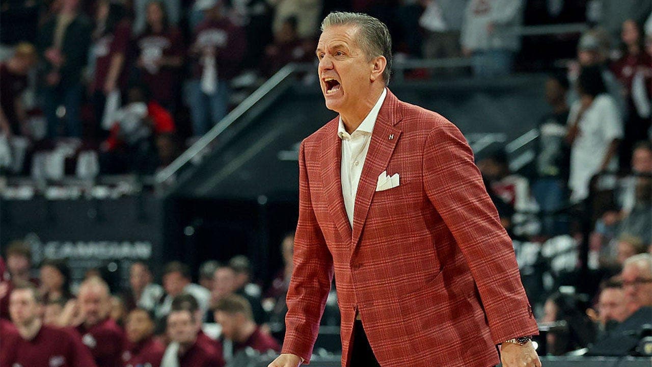 Calipari criticizes players earning more