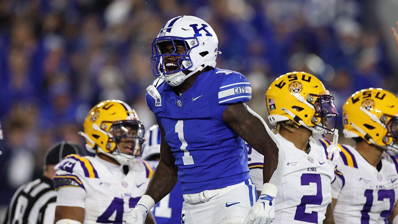 Kentucky wins again with walk-off two-point conversion