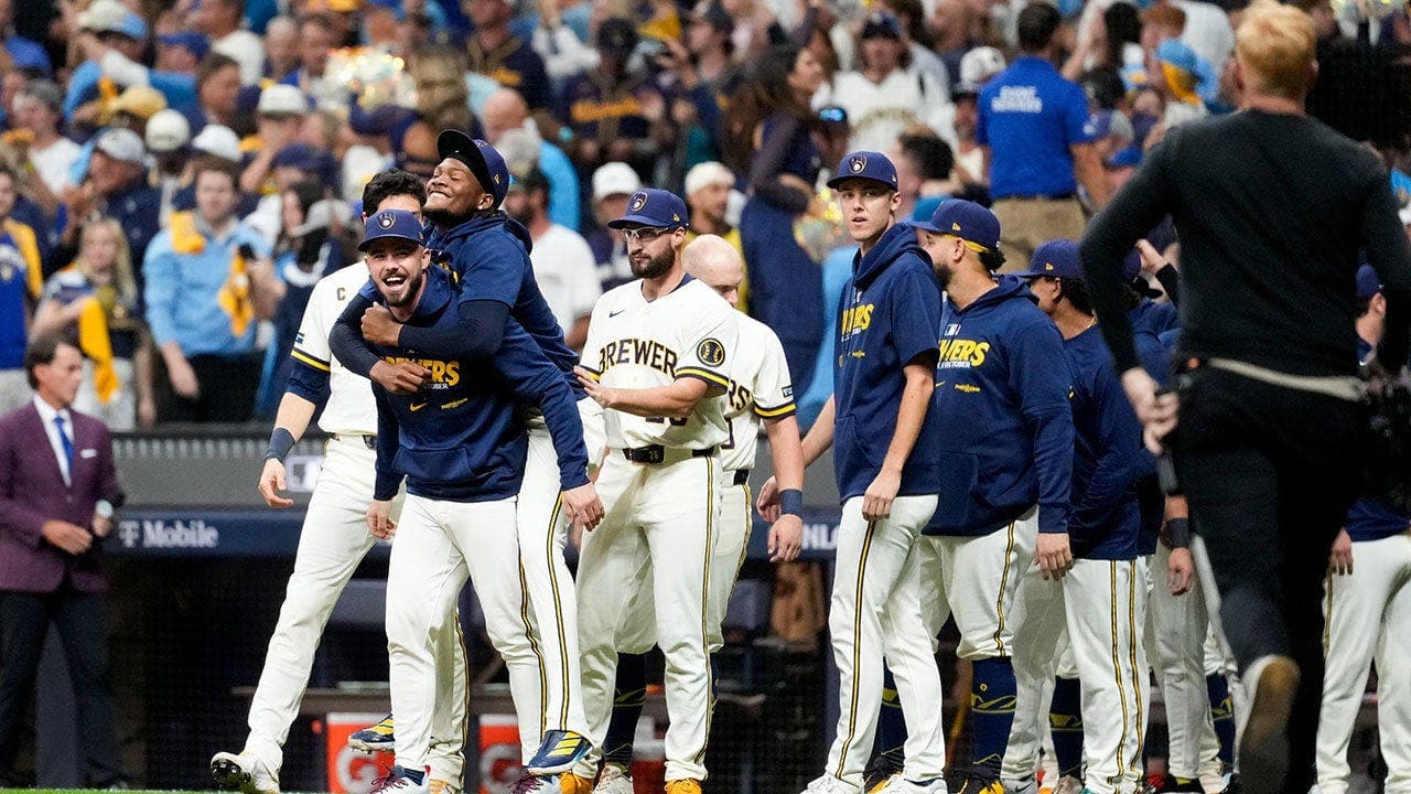 Brewers beat Dodgers 2-1 in NLCS Game 1