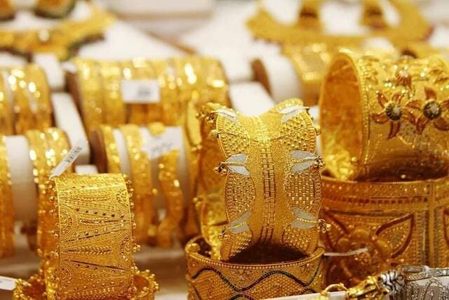 Egypt gold prices dip midday Sunday