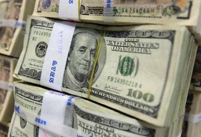 Dollar reaches three-month high amid rising yields