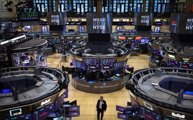 الأسهم الأمريكية ترتفع طفيفًا بفضل تباطؤ تضخم المنتجين ونتائج الشركات