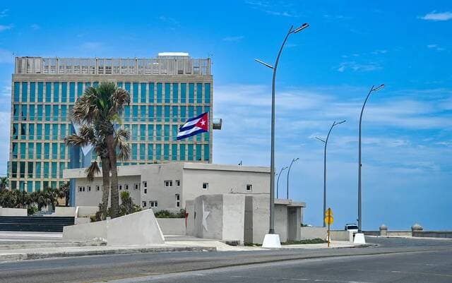 Washington sanctions Cuban officials and military