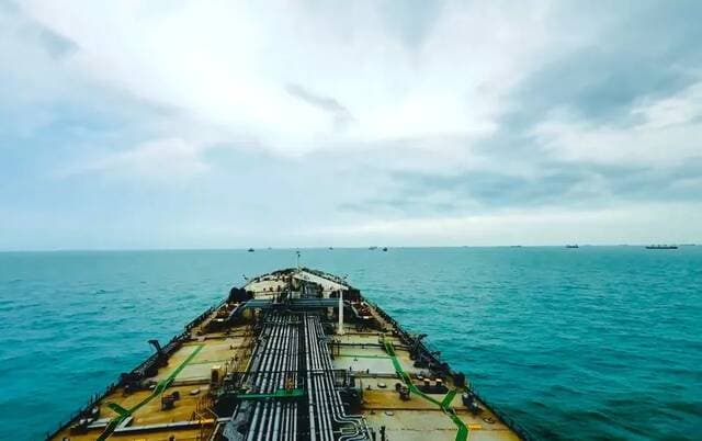 Hormuz Tragedy: 8,000 Sailors at Risk
