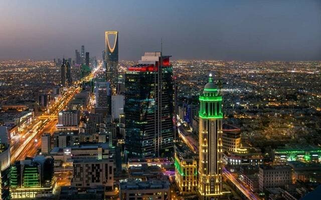 السعودية تتفاوض على قرض بقيمة 8 مليارات دولار
