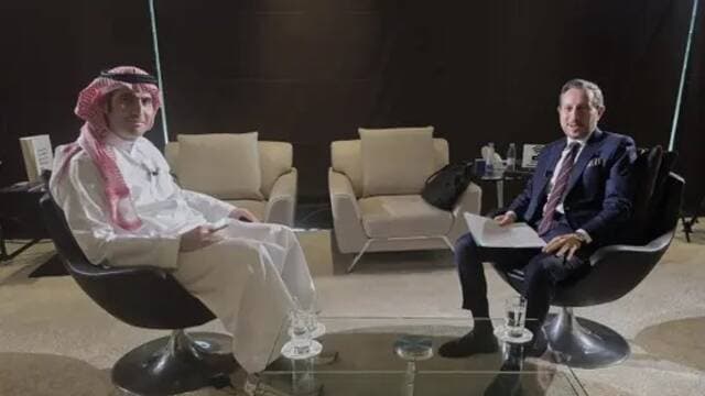 Financial Market Chairperson Reviews 49% Foreign Ownership Limit