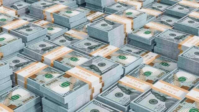 Dollar Falls for Weekly Loss