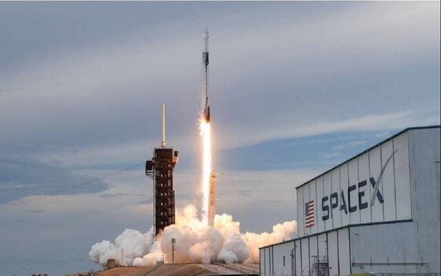 NASA grants SpaceX $946M for ISS missions