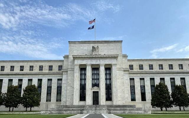 Fed Faces Pressure to Hike Rates