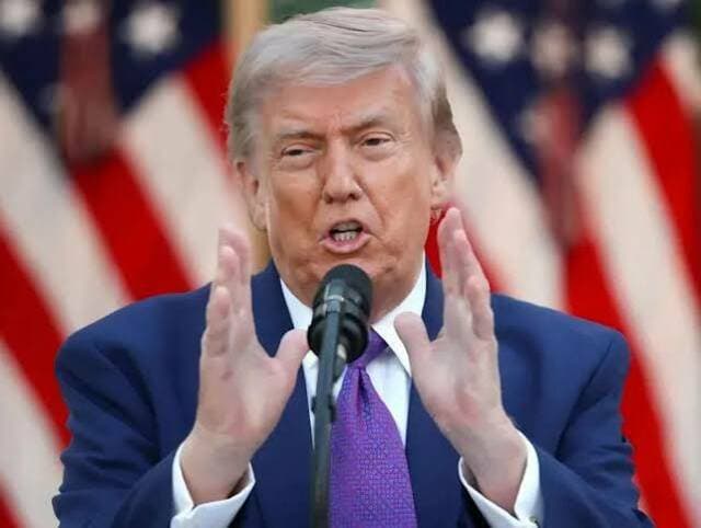 Trump warns Oman over Strait intervention