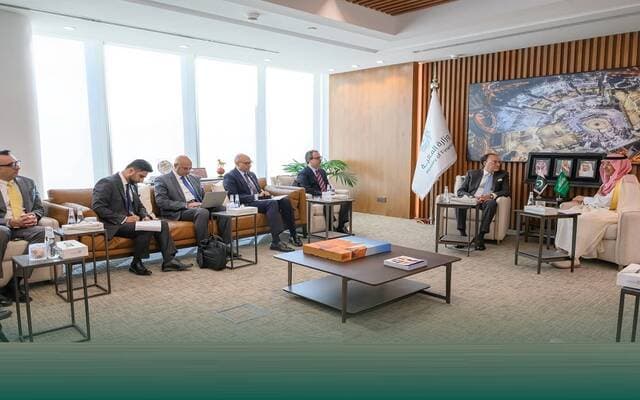 وزير المالية يناقش مع وفد باكستاني رفيع المستوى فرص تعزيز التعاون الاقتصادي بين لبنان وباكستان