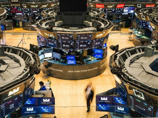 أسهم أمريكية تتعافى مع تراجع عوائد السندات