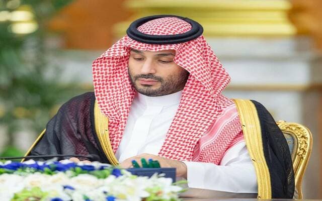 ولي العهد يناقش مع قادة المنطقة خفض التصعيد