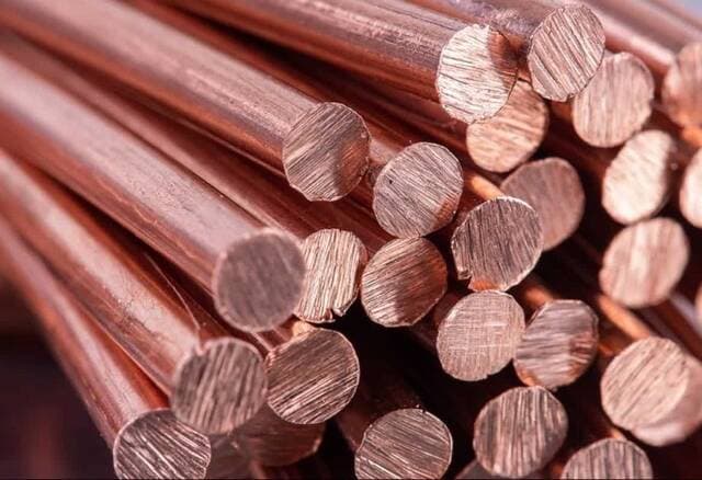 Copper declines from record highs amid Fed policy outlook