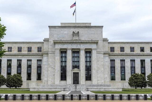 Federal Reserve minutes reveal division over future interest rate decisions