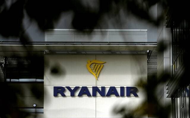 Ryanair shares down after Q1 profit fall