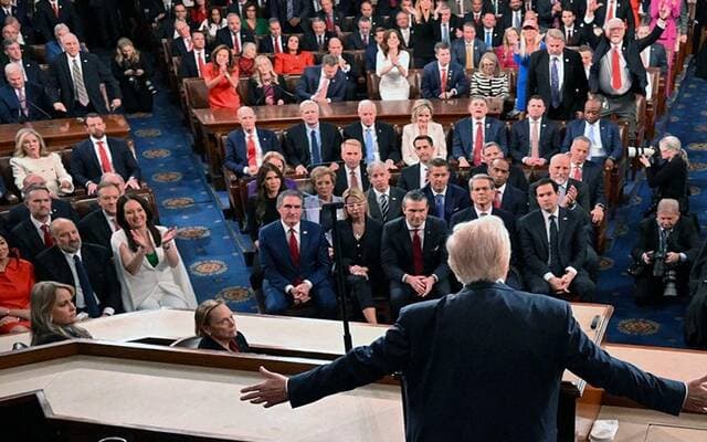 أعضاء مجلس الشيوخ يرفضون تقييد صلاحيات ترامب حول إيران