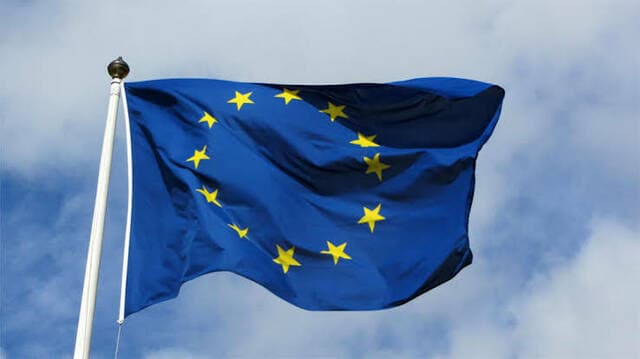 German income drops as French debt increases