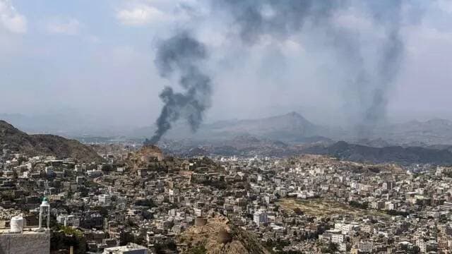 التحالف يعترض صاروخا حوثيا على خميس مشيط