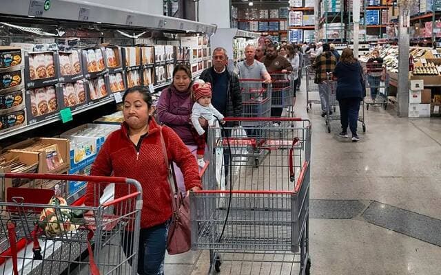 US consumer confidence declines