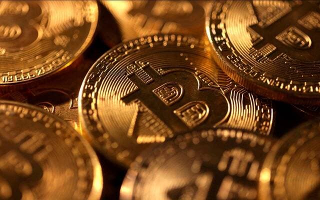 البيتكوين تتجاوز 64 ألف دولار وتتجه لتحقيق مكاسب أسبوعية
