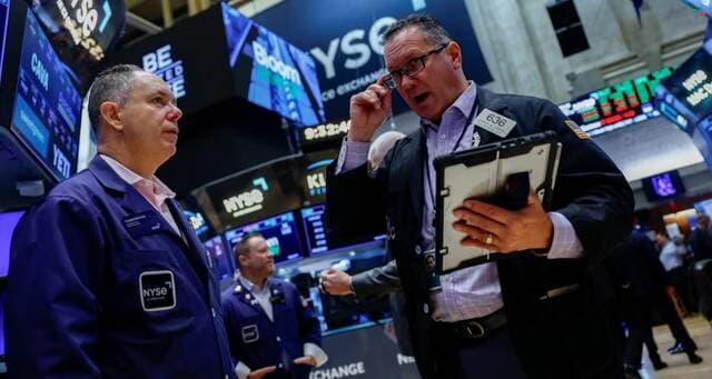 U.S. stocks climb amid healthcare focus