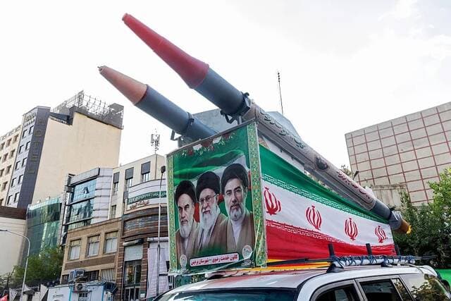 UAE Ends Economic Ties with Iran