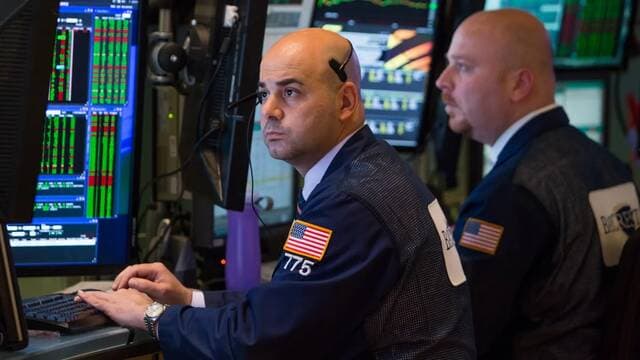 U.S. Treasury yields decline before Fed minutes