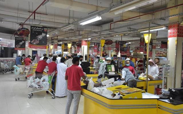Saudi weekly retail sales fall to 13B riyals