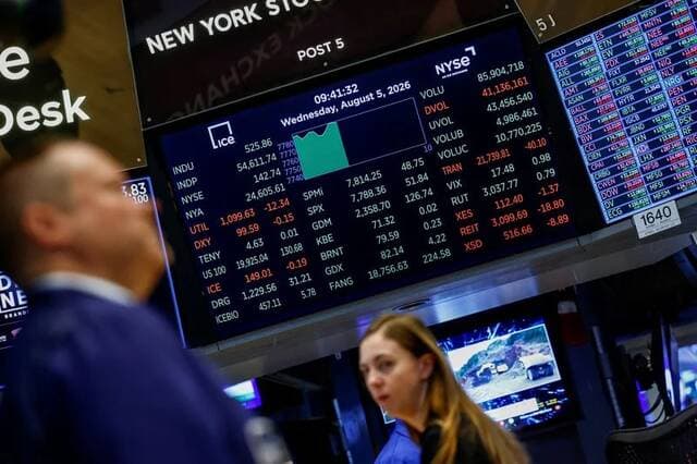 Wall Street falls on tech losses amid rate hike fears
