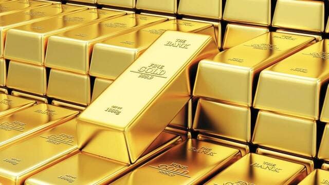 Gold prices fall on rate hike fears