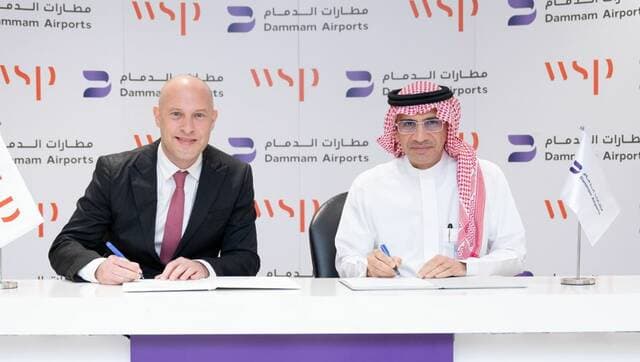 رئيس مطارات الدمام يوقع عقد توطير مطار الملك فهد