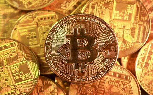 Bitcoin Gains on Trump's Actions and Bond Drop