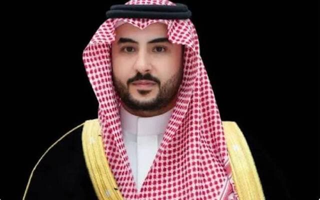 وزير الدفاع السعودي يدعو منصور بن زايد لزيارة المملكة