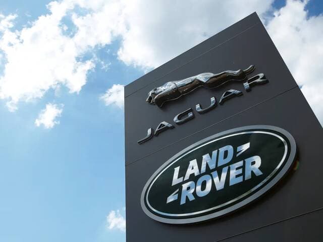 Jaguar Land Rover plans 10% staff reduction