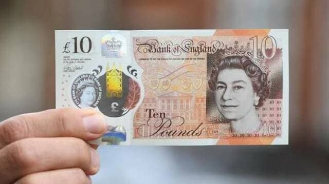Pound falls as dollar gains on bond sell-off