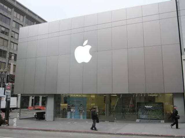 Germany orders Apple to change tracking rules