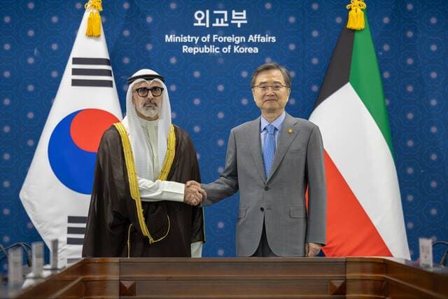 أمير الكويت يبعث رسالة إلى كوريا الجنوبية