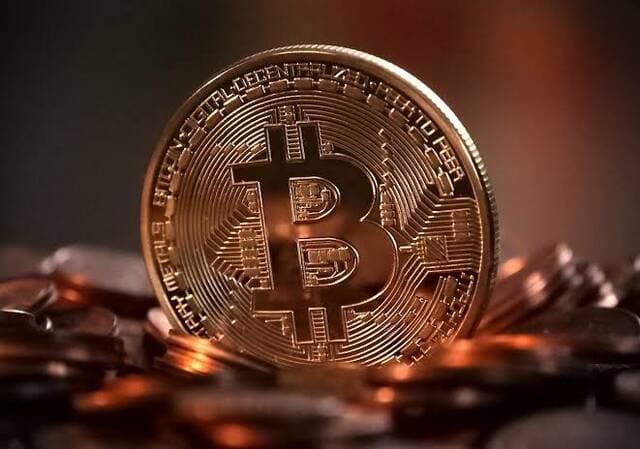 Bitcoin holds above $64K amid Hormuz talks