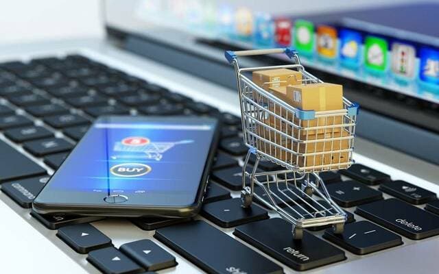 76.9% من التسوق عبر الإنترنت في السعودية والنساء في المقدمة