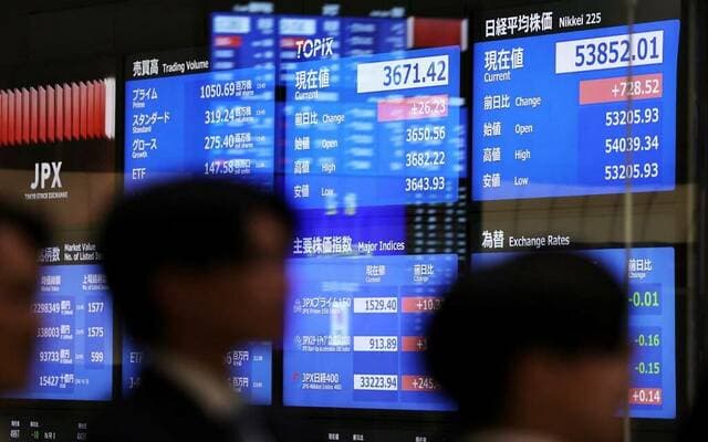 Japanese stocks advance Nikkei gains
