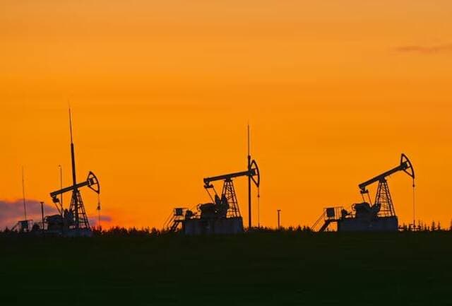 إيرادات النفط الروسية تنخفض رغم ارتفاع الأسعار