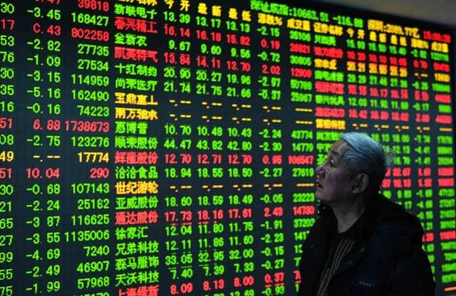 Global stocks rise amid oil drop and AI concerns