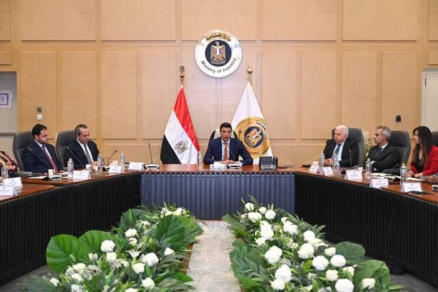 مبادرة "شمس الصناعة" المصرية لتقليل الانبعاثات الكربونية: التفاصيل