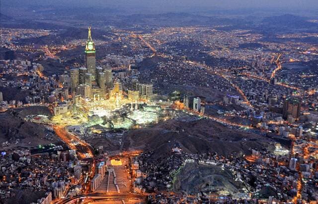 جيه إل إل: مكة تتصدر نمواً في الضيافة وإيرادات الغرف ترتفع