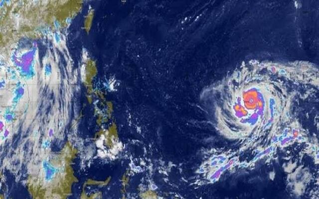 Hurricane David Approaches Pacific Islands