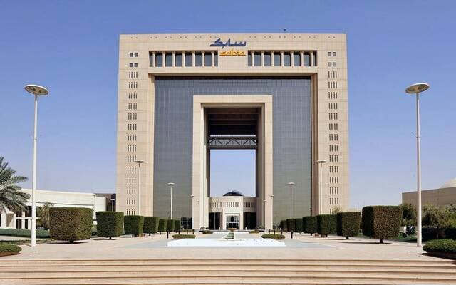 سابك ولينوفو تبحثان عن تعاون لدعم الابتكار