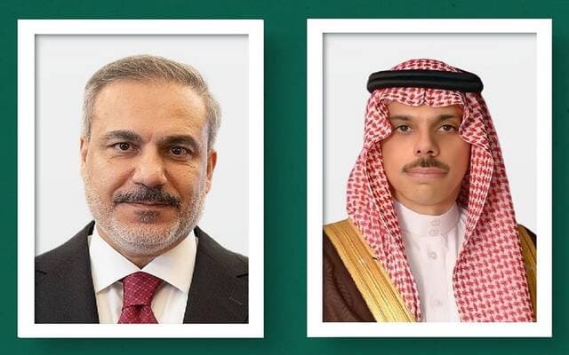 وزيرا خارجية السعودية وتركيا يناقشان التطورات والأمن